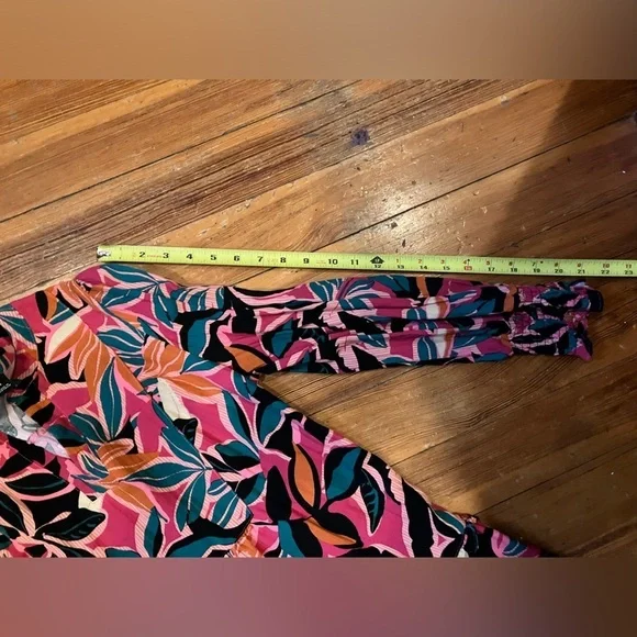 G by Giuliana Serafina Tiered V-Neck Dress Pink Combo, Small - Picture 7 of 8